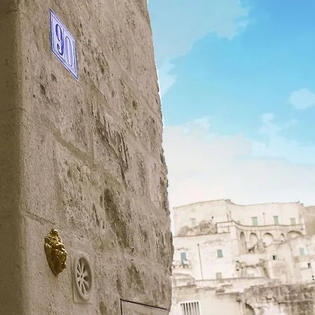 Le Di Stano Nei Sassi *